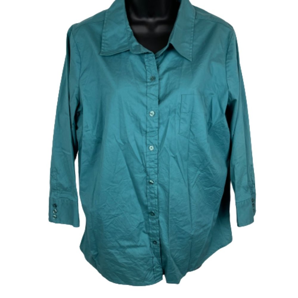 💕✨MAKE AN OFFER St John's Bay Button Down